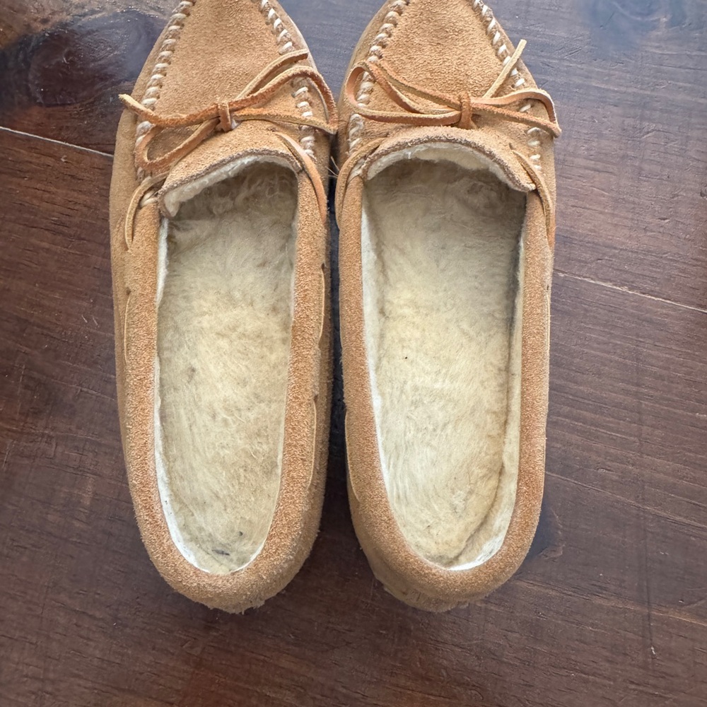 Minnetonka Women's Cally Slipper in Cinnamon